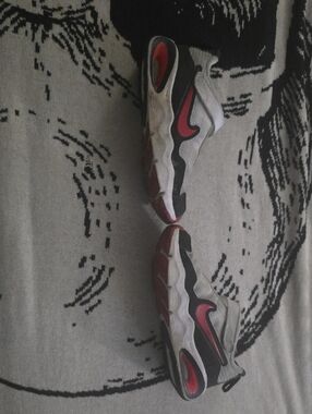 Nike White Black Red Retro Running Shoes